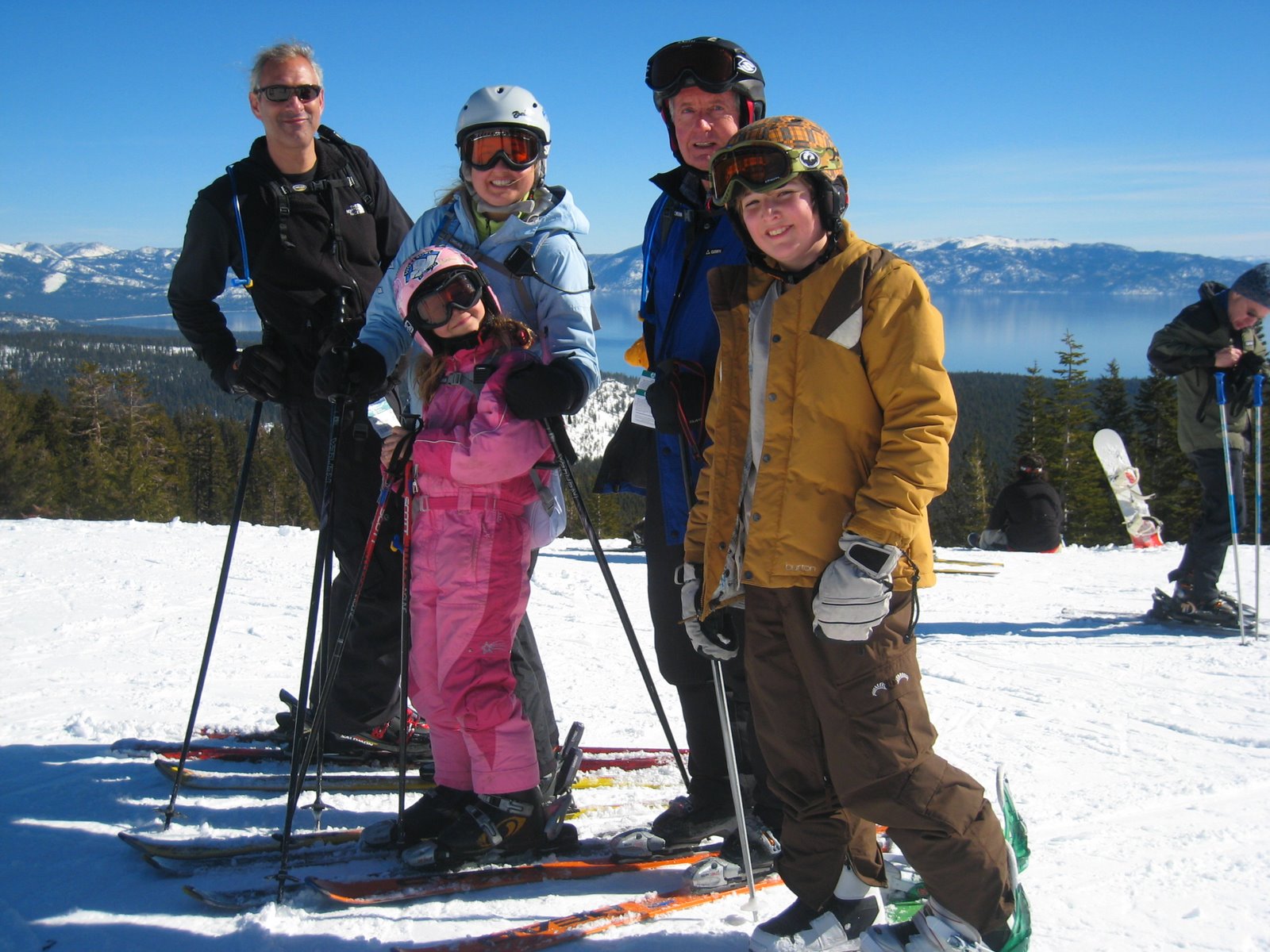 [ski+family.JPG]