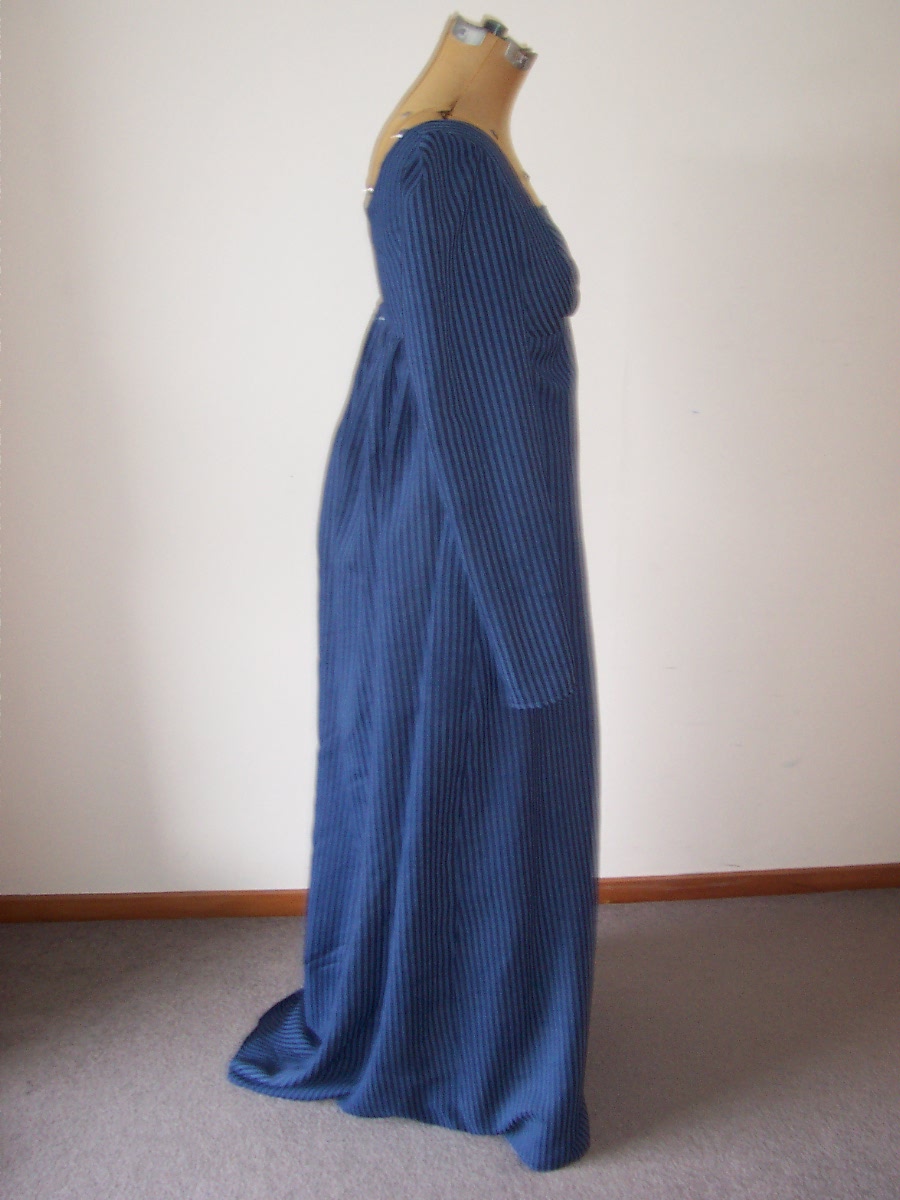 [Blue+day+dress+003.jpg]