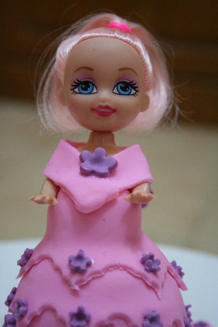 [Mini+barbie+cake+2.JPG]