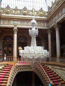 [220px-Dolmabache_crystal_staircase.jpg]