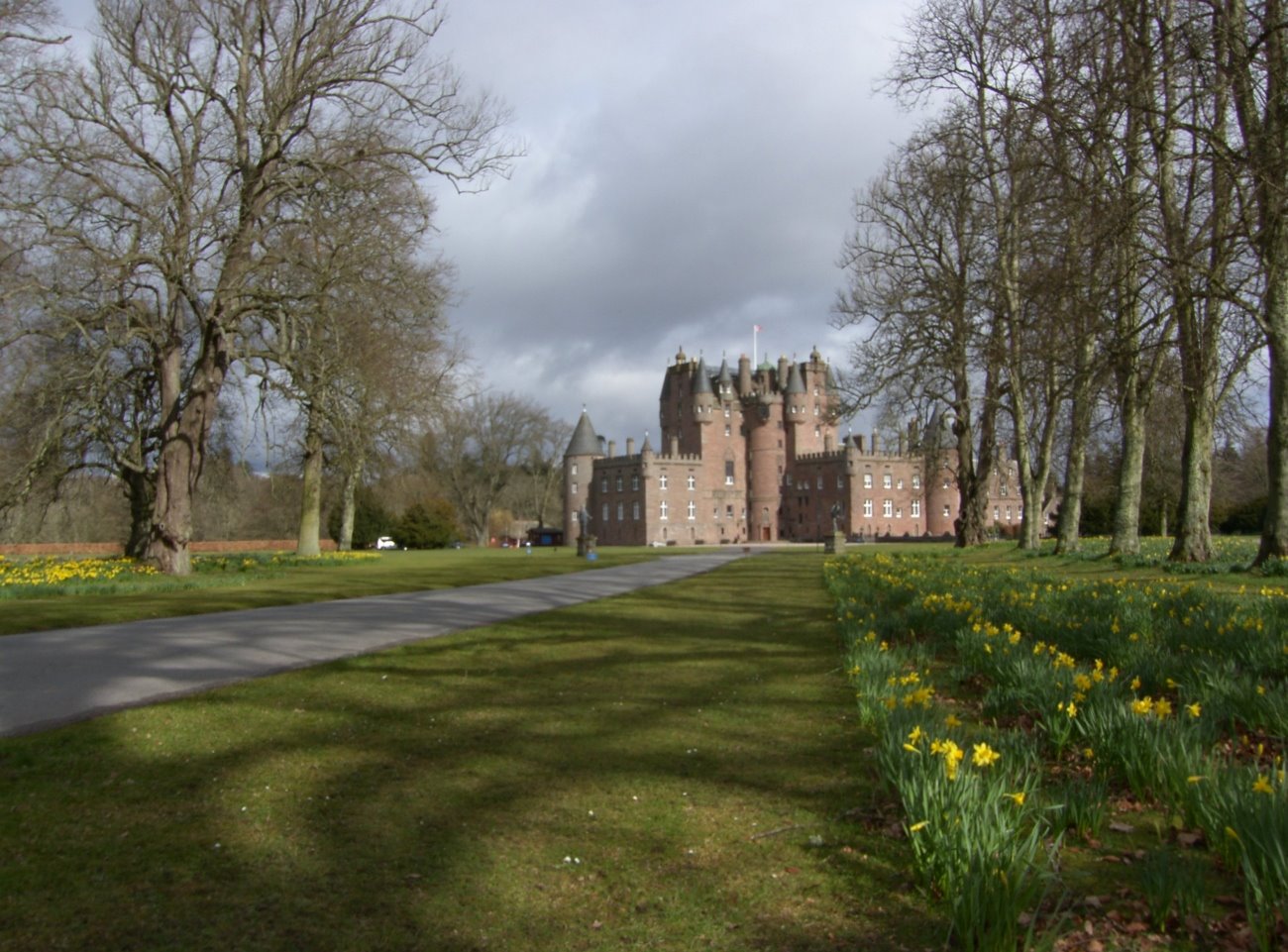 [Glamis+Castle+April+Scotland.jpg]