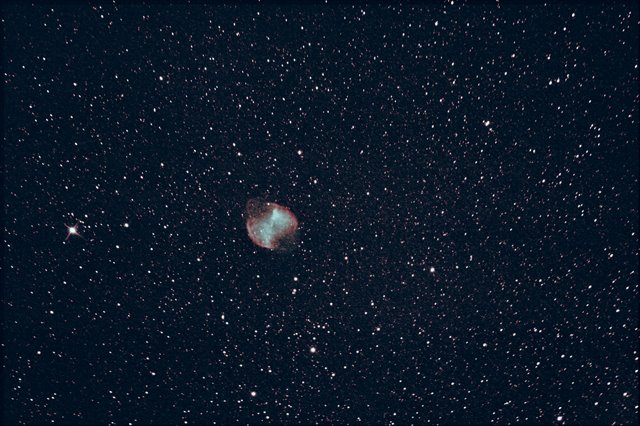 [M27+all+stacked+edited+with+new+tips.jpg]