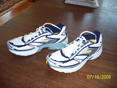 Running Shoes  Flat Feet on Picture Of My Favorite Stability Running Shoes   Brooks Adrenaline