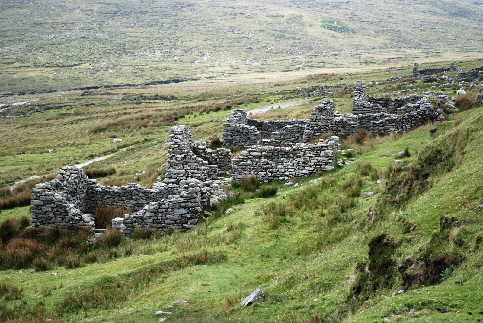[080520_Achill-Island-Deserted-Village-6.jpg]