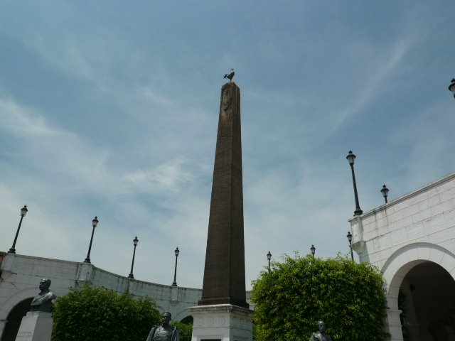[frenchie+monument.JPG]
