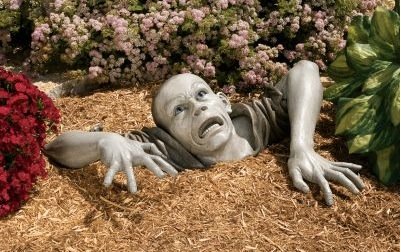 [zombie-garden-sculpture.jpg]