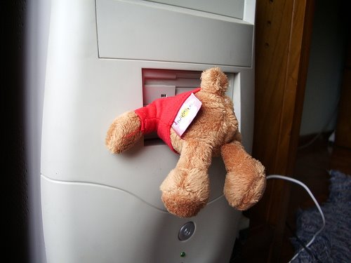 [USB+Teddy+Bear+Holds+Data2.jpg]
