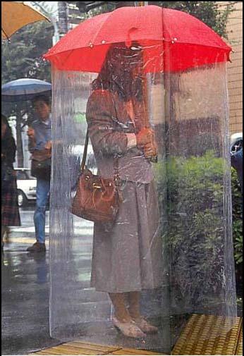 [paraguas+impermeable.jpg]