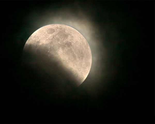 [jeff_waldorff_partial_lunar_eclipse_2008.jpg]