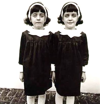 [Diane-Arbus-Twins.jpg]