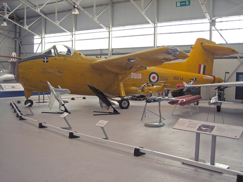 [800px-Hunting_h126_RAF_Museum_whole.jpg]