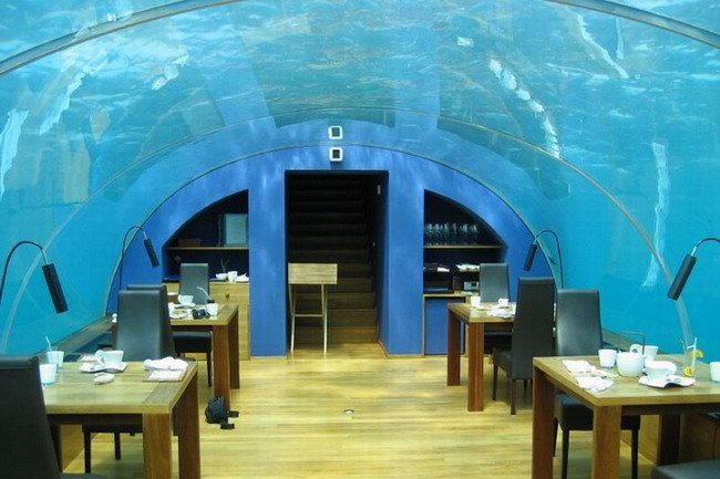 [underwater_restaurant_003.jpg]