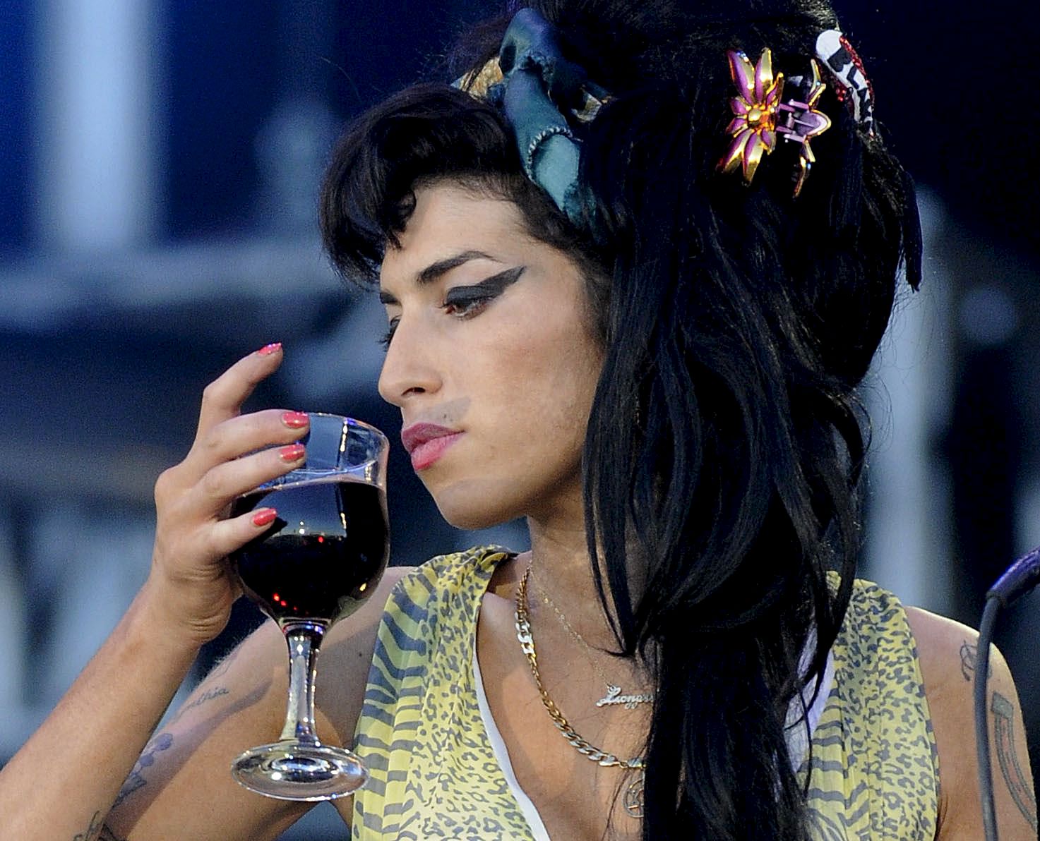 [Winehouse.jpg]