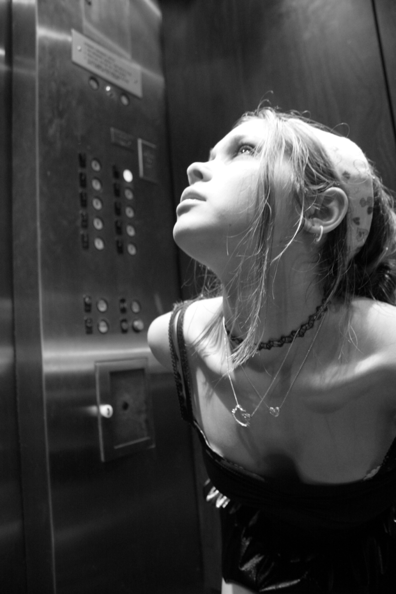[Elevator_2_by_JBerhosky.jpg]