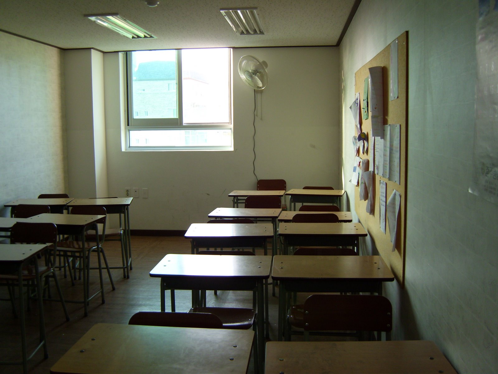 [classroom+2.JPG]