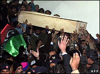 [bhutto+coffin_afp_203b.jpg]