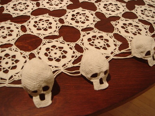[lace+skulls.jpg]