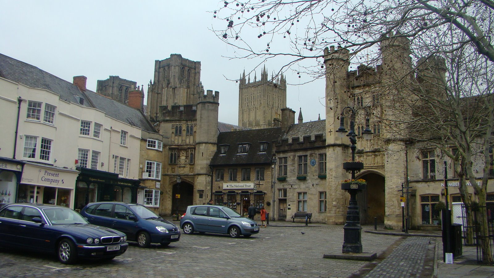 [Entrance+to+the+Cathedral+Close+Wells.jpg]