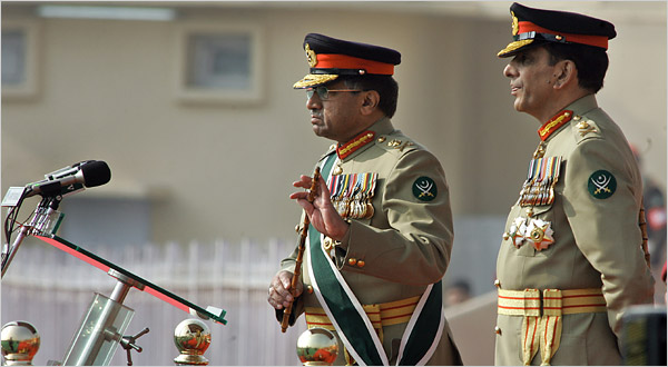 [Musharraf+takes+off+his+uniform++2.jpg]