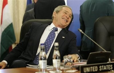 [Bush+at+NATO+conf,+4.4.08.jpg]