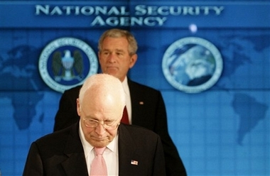 [Bush+goes+to+the+NSA,+9.19.07++2.jpg]