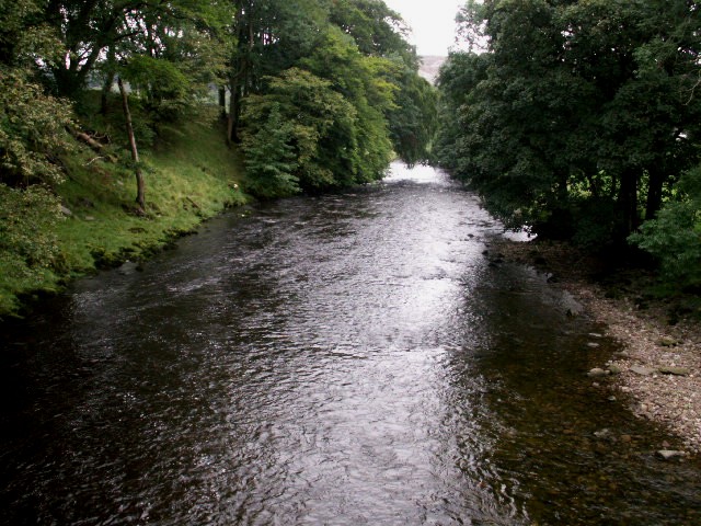 [9i+The+Ribble+flows+through+Horton+towards+Stainforth,+6+miles+away+as+the+River+flows....jpg]