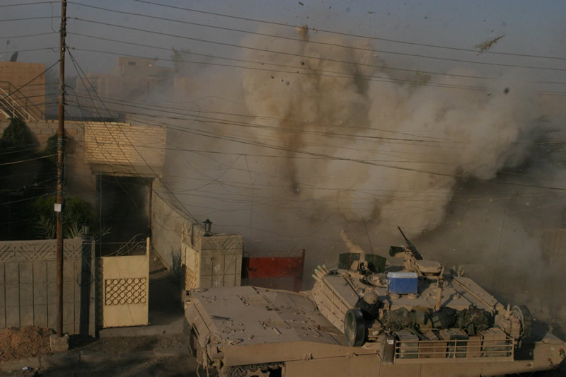 [LAND_M1A1_Fallujah_Firefight_lg.jpg]