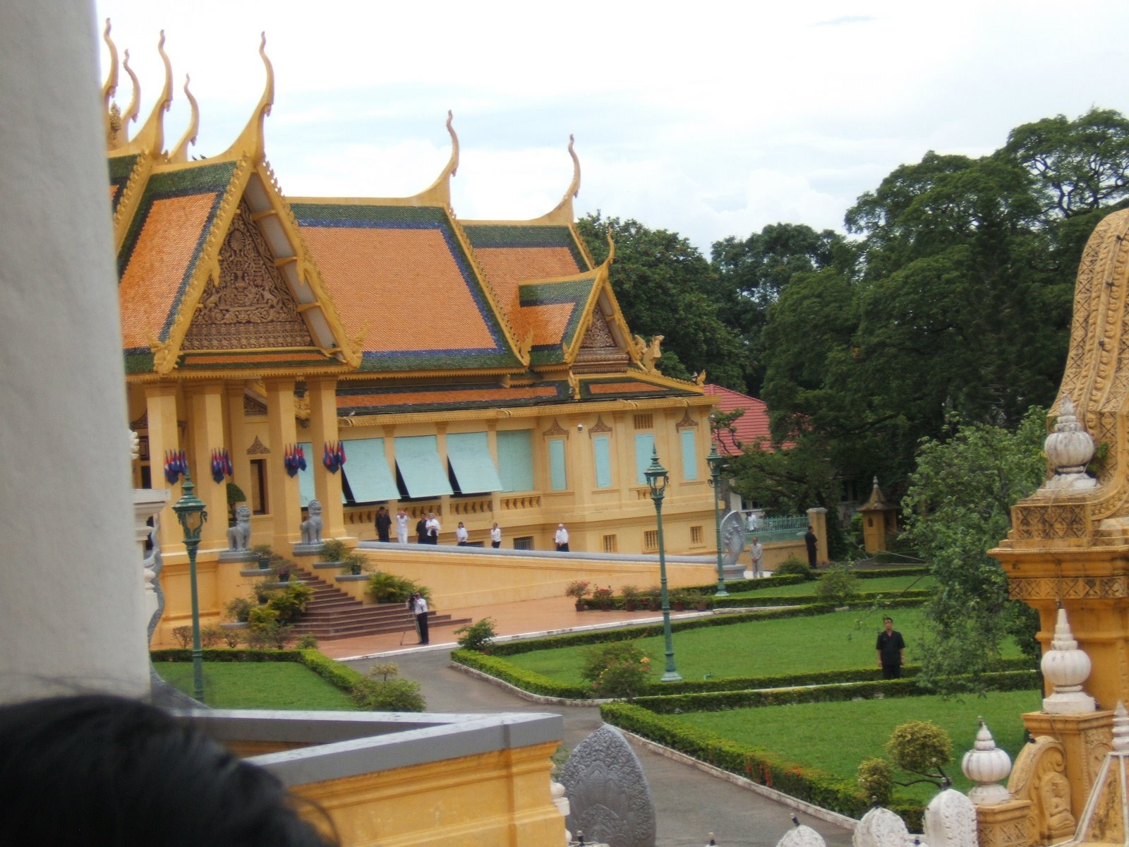 [Phnom+Penh--+Royal+Palace-++The+king+3.JPG]