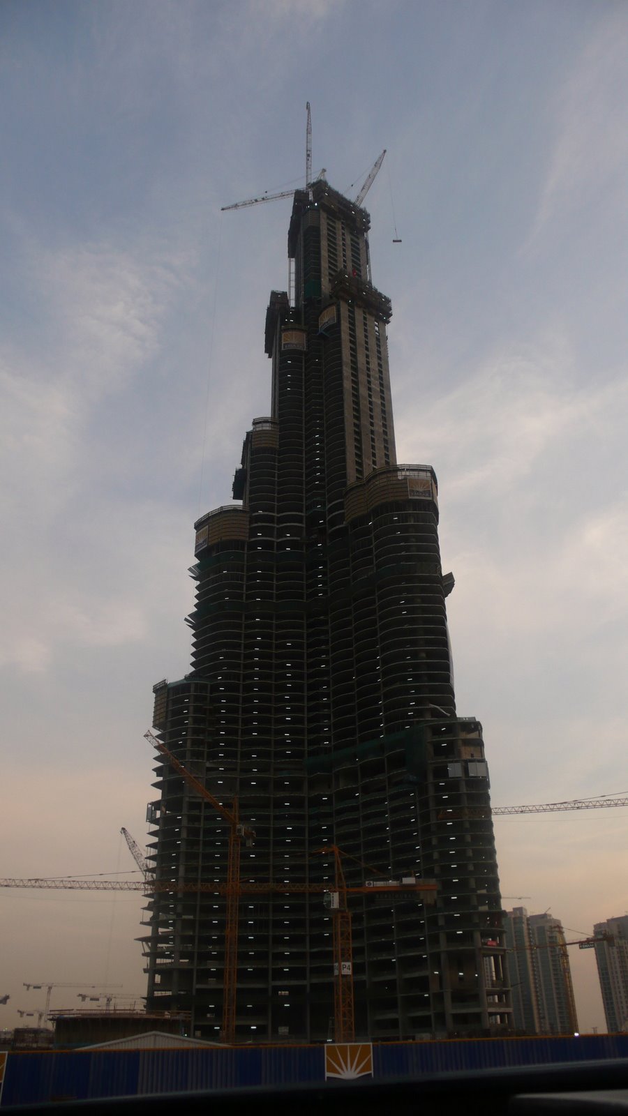 [Burj+Dubai+3.jpg]