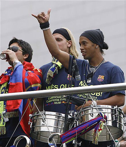 [Ronaldinho+en+la+rúa+-+AP.jpg]