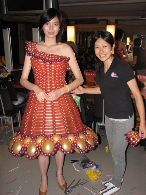 [ballon+dress2.jpg]
