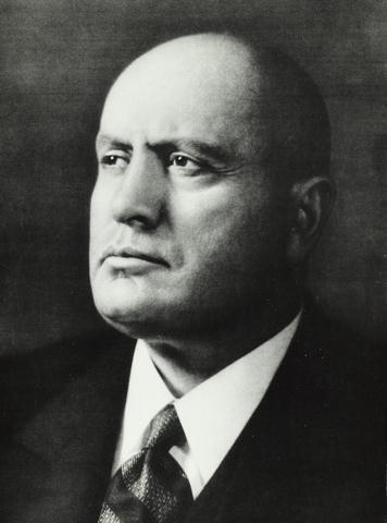 [Mussolini_biografia.jpg]