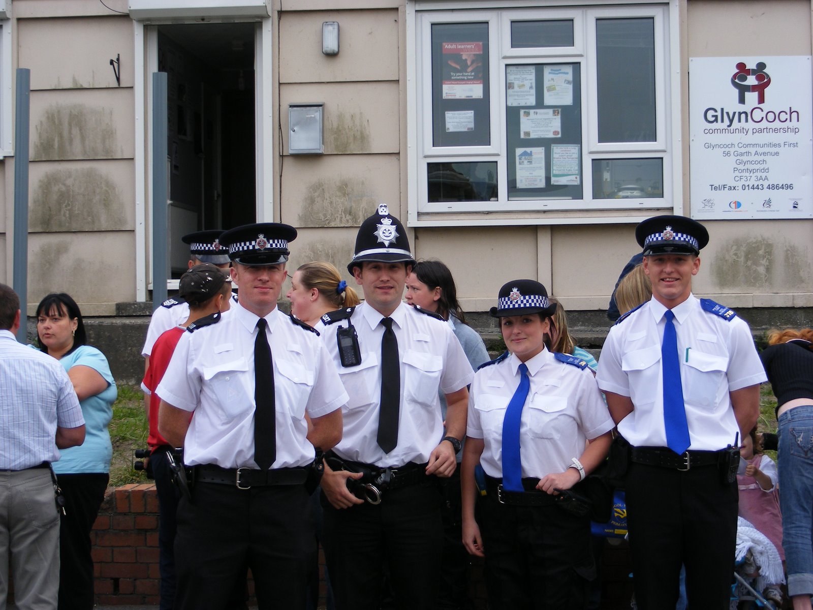 ['Our+Bobbies'+PCs+Colin+Ridout+and+Dan+Michel+with+PCSOs+Helena+James+and+Andrew+Mason.jpg]