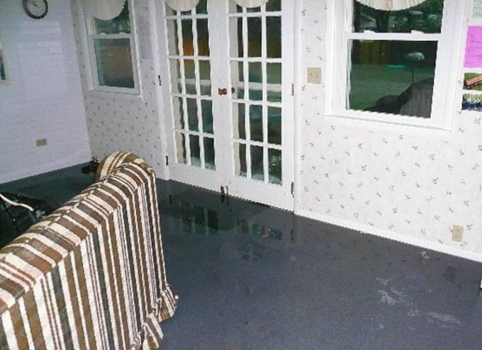[flood+inside+family+room+6-08.jpg]