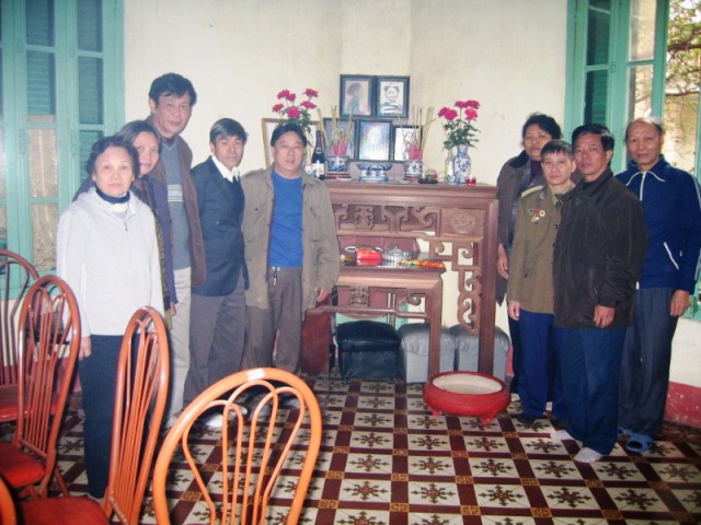 đến thăm nhà liệt sĩ Trần Hữu Dân k7 ở 45A Quang Trung
