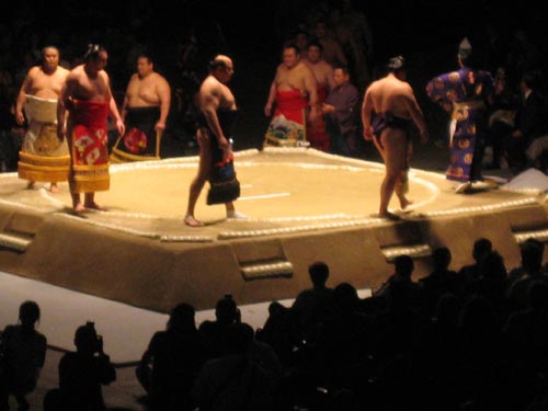 [sumo.procession.jpg]