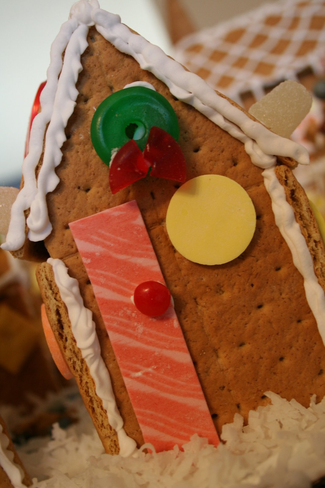 [Gingerbread+houses+014.jpg]
