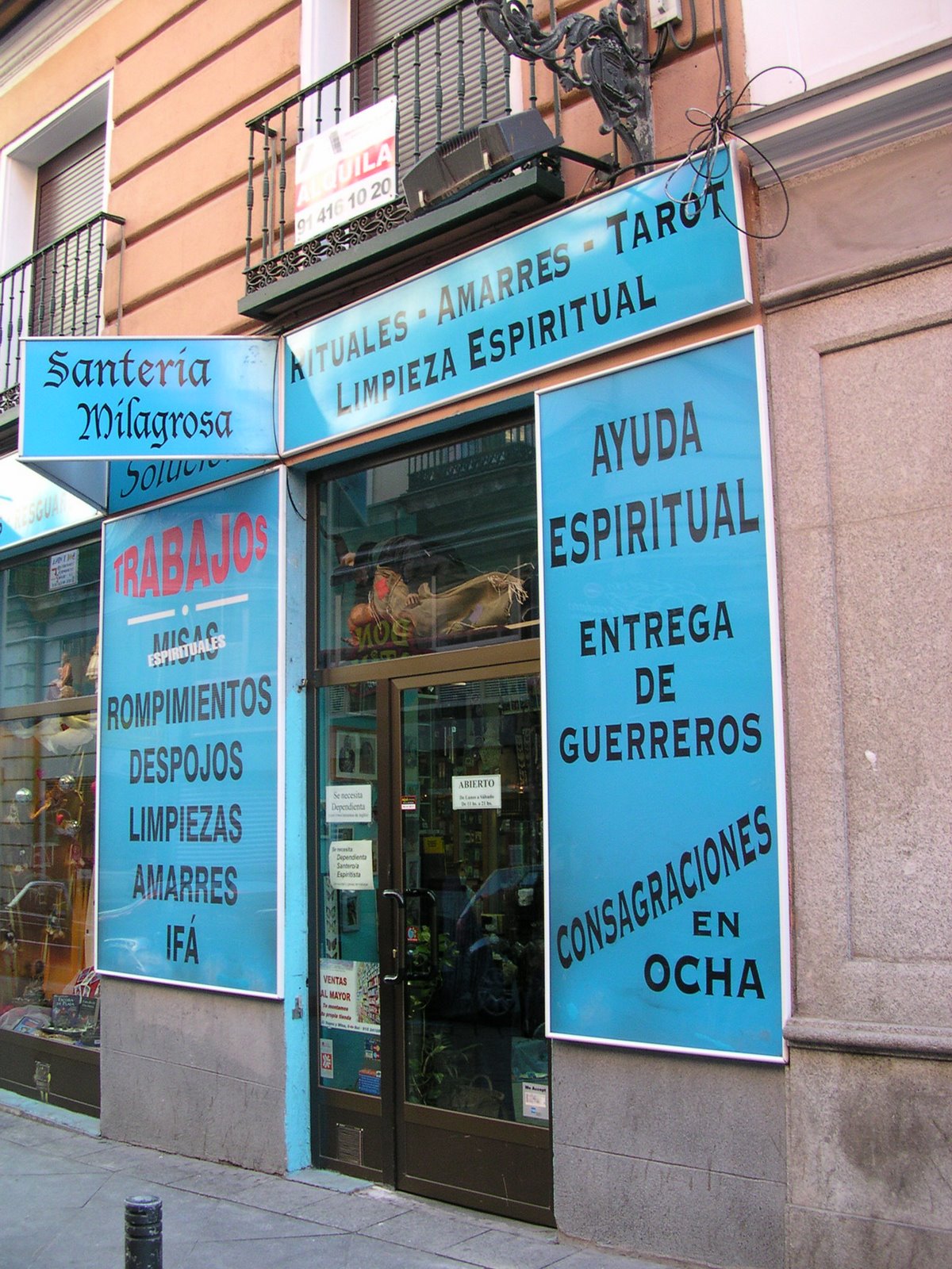 [2005.01_Madrid+Santería.jpg]