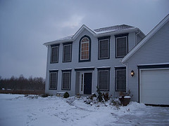 [house+in+snow+2007.jpg]