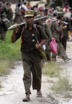 [Thai+troops+trespassing+into+Cambodia+09+(Reuters).jpg]