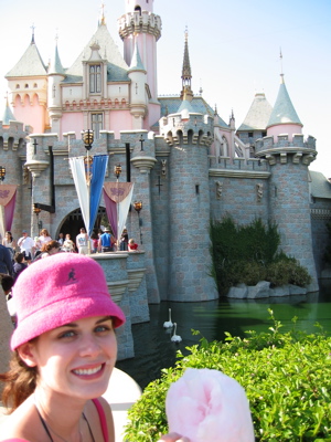[Disneyland_castle_Lisa_cotton_candy1.jpg]