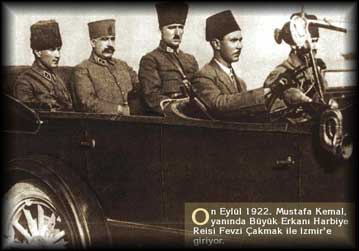 [Mustafa+Kemal+Ataturk+araba.jpg]