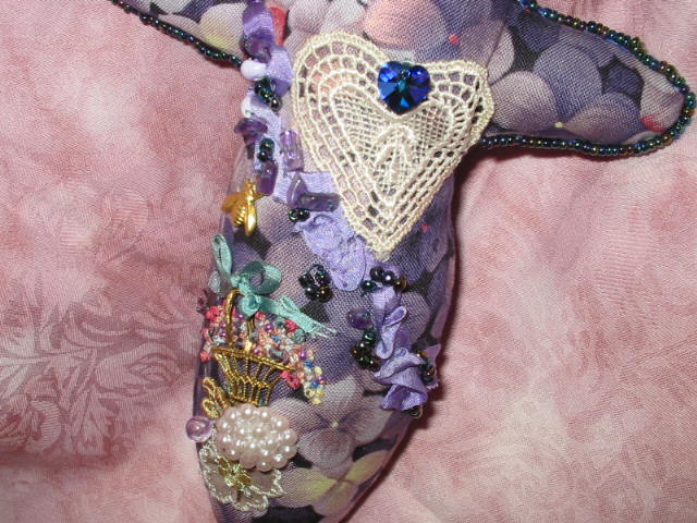 [Upclose+Front+Lace+Heart+and+Basket+of+Flowers.JPG]