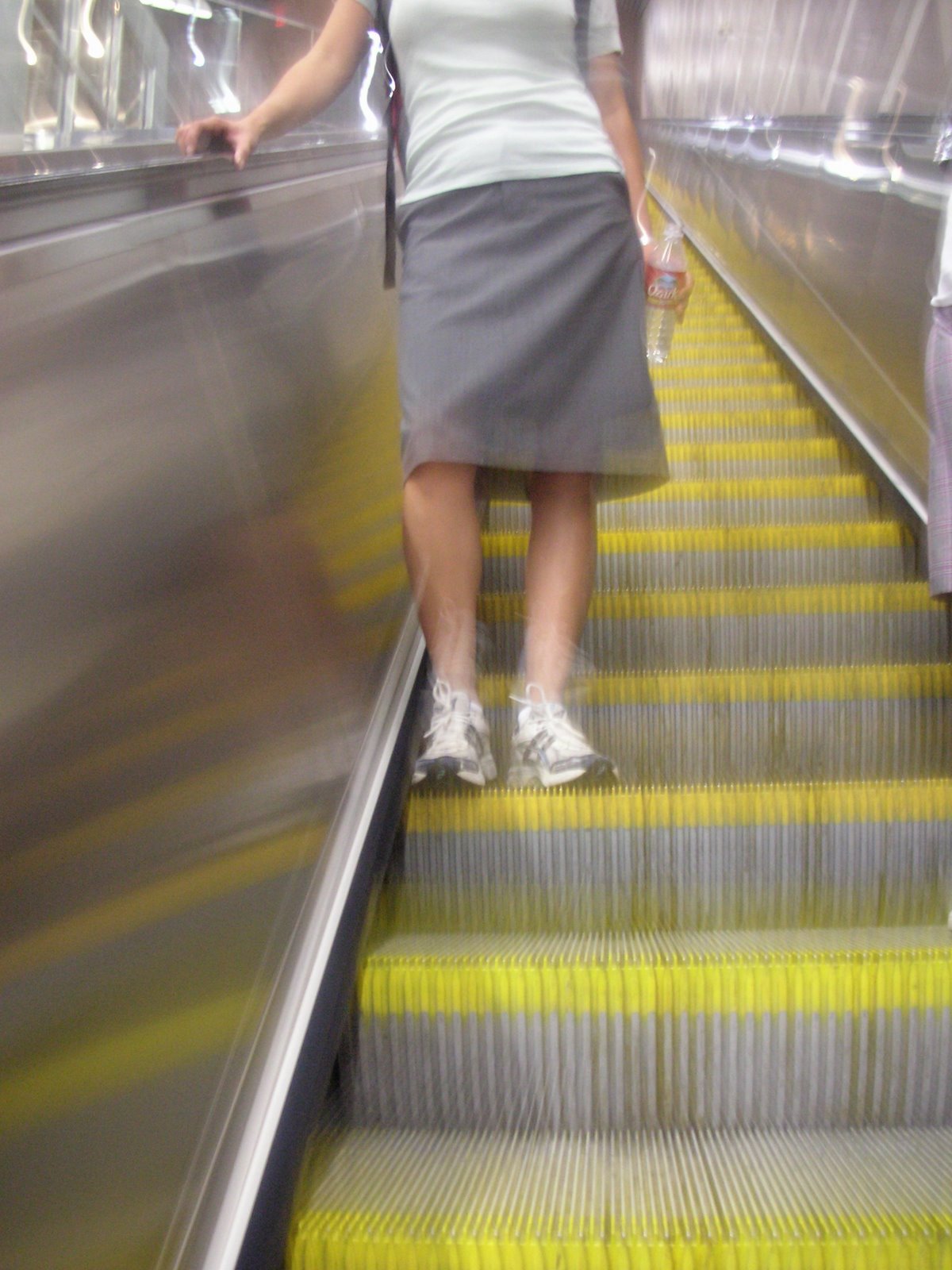 [escalator.JPG]
