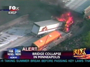 [Mississippi+35W+bridge+collapsed+into+river.8.1.2007.jpg]
