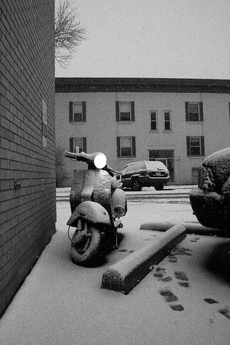 [snow+scooter.jpg]