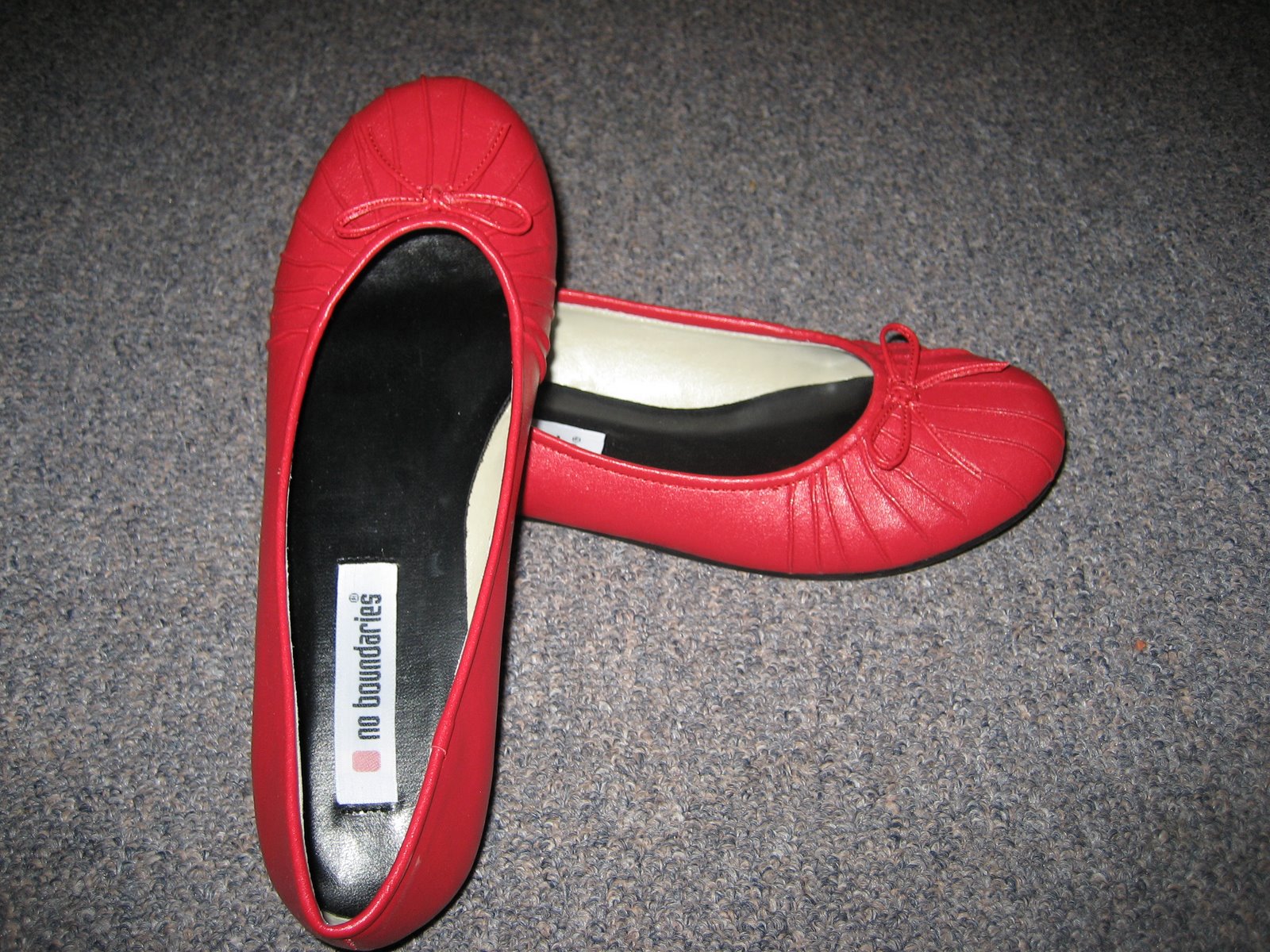 [shoes+10.6.07+006.JPG]