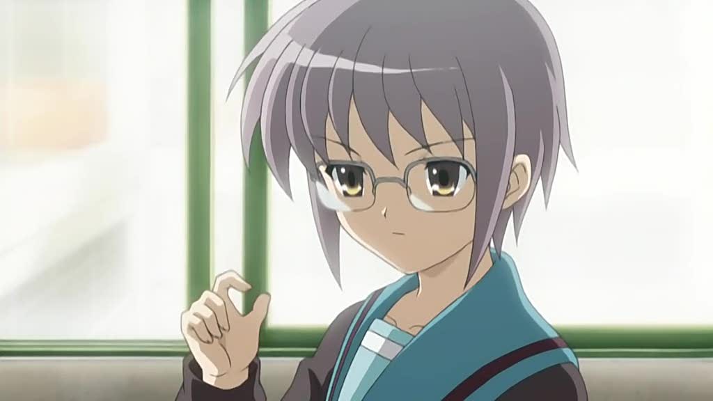 Yuki se ve grandiosa con lentes.