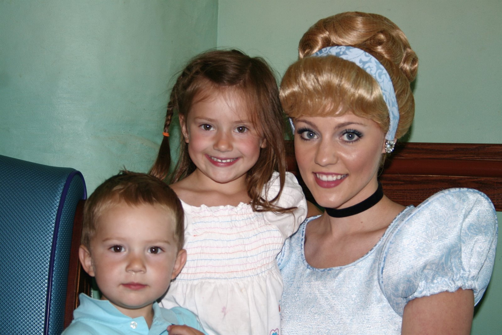 [kids+&+Cinderella.jpg]