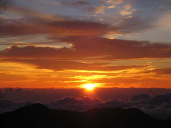 [Images-b1615172S-Mt_Haleankahla_sunrise.jpg]